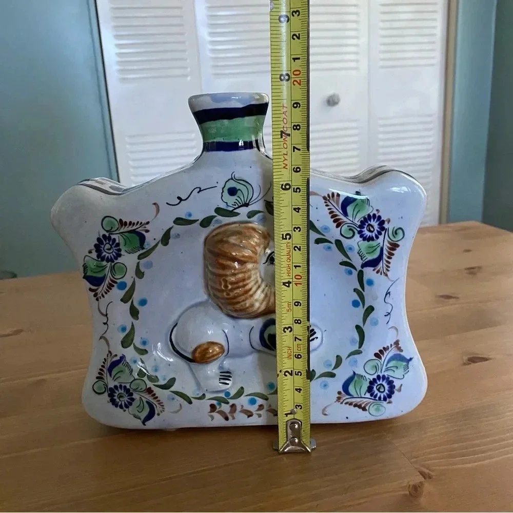 Tonala Lion Decanter, Made in Mexico, Handpainted, 7‎ 3/4” Tall